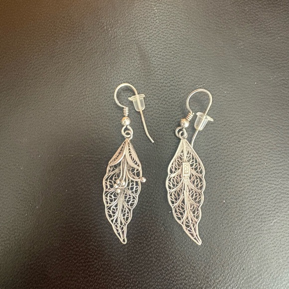 Jewelry - Elegant Sterling Silver Leaf Earrings